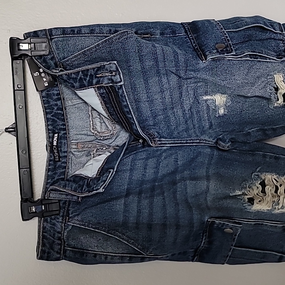 Jean - Picture 3 of 5